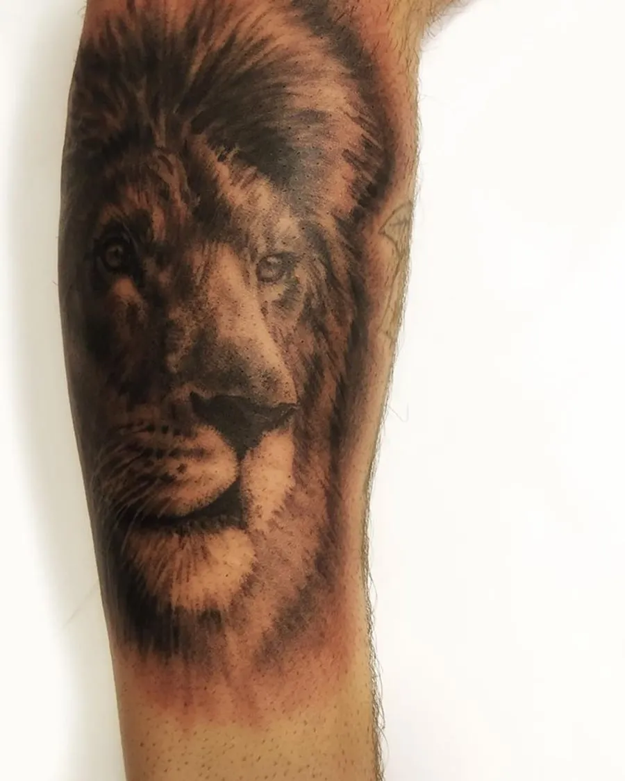 León
